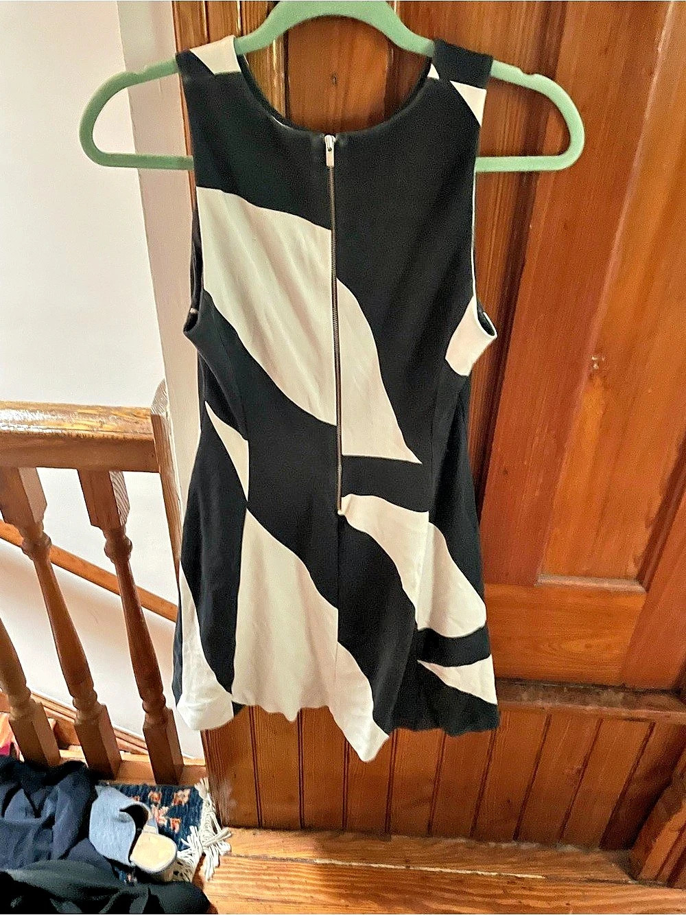 Banana Republic Abstract Mini Dress in Black & White Size 4P Like New